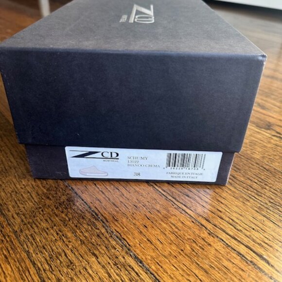 ZCD Montreal Suede Clog - Picture 7 of 9